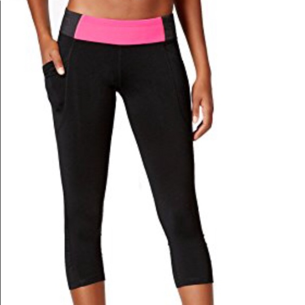 Calvin Klein performance pocketed quick dry capris